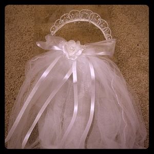 Pearl tiara with veil